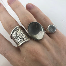 Load image into Gallery viewer, Men&#39;s Silver Signet Ring
